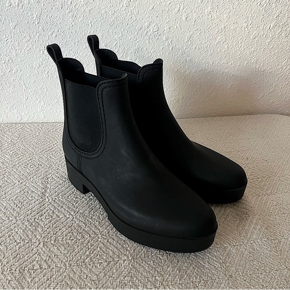 NEW! Jeffrey Campbell Chelsea Style Rainz Booties Black Matte Size 10 - Picture 1 of 6